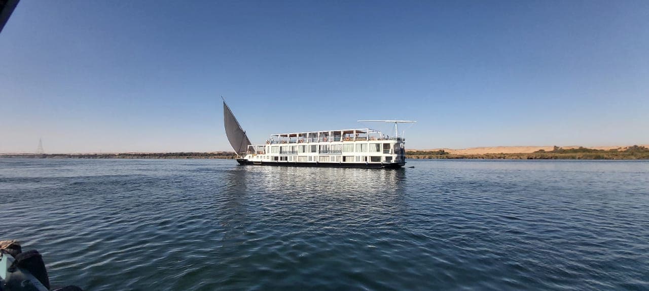Luxury Nile Dahabiya Cruise: 4 Nights / 5 Days Aswan to Luxor (Private Experience)