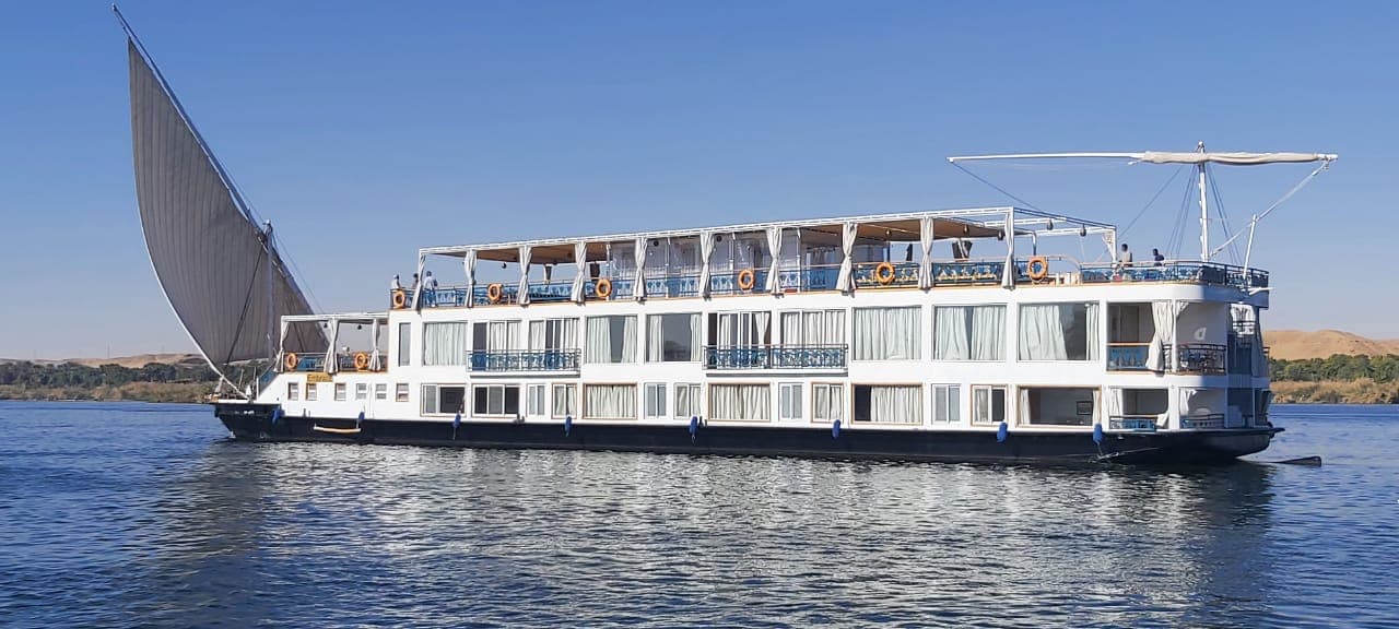 7 Nights / 8 Days Local House & Nile Dahabiya — Including Tours (From Luxor)